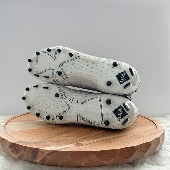 Under Armour Spotlight Lux MC 2.0 football cleats Sz 11.5 Black White‎ New